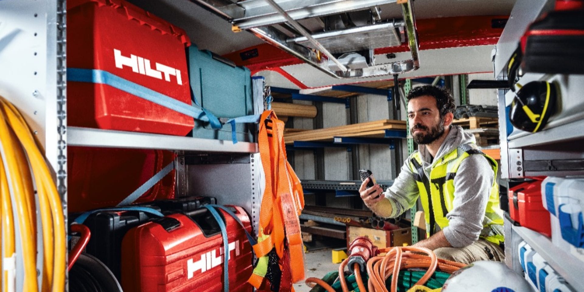 ON!Track, inşaat sektörü için oluşturulmuş varlık yönetim sistemidir. Üreticiden bağımsız olarak verimli ve uyumlu kalmak için el aletlerinizi, varlıklarını ve ekipmanlarınızı izleyin.