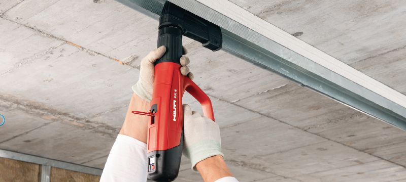 X-P MX Çok amaçlı çiviler (şeritli) Barutlu çivi çakma tabancaları kullanarak betona ve diğer ana malzemelere tespit için üstün performanslı şeritli çivi Uygulamalar 1