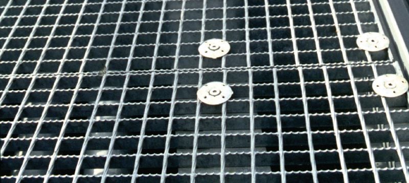 X-FCM-R Izgara sabitleme diski (paslanmaz çelik) Yüksek düzeyde korozif ortamlarda zemin ızgaralarını dişli saplamalarla sabitlemek için paslanmaz çelik ızgara sabitleme diski Uygulamalar 1