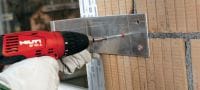 HRD-C Plastik çerçeve dübeli Beton ve duvara sabitleme için kullanıma hazır vidalı (karbon çeliği, havşa başlı) plastik dübel Uygulamalar 1