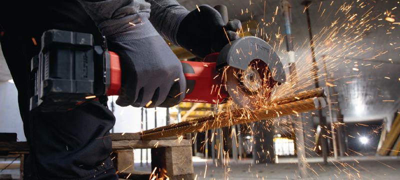 Kıvılcımlı Ortamda Çalışma Güvenliği Çevrim İçi Eğitimi Taşlama makinelerinden sıçrayan kıvılcımlar nedeniyle oluşabilecek riskler ve bunların nasıl önlenebileceği konusunda pratik bilgiler sunan çevrimiçi eğitim kursu