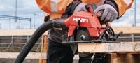 SC 30WR-22 Akülü daire testere Ahşap ve ahşap bazlı panellerde 70 mm | 2-3/4'ye kadar hassas kesimler için önceden monte edilmiş 190 mm | 7-1/4 bıçaklı akülü daire testere (Nuron pil platformu). Uygulamalar 2