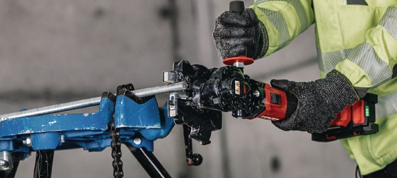 NRC 6-22 Akülü İnşaat demiri kesici Dişli çubukların ve (25mm / #8) inşaat demirlerinin düşük kıvılcım üretecek şekilde soğuk kesimi için akülü inşaat demiri gömme kesici (Nuron akü platformu) Uygulamalar 1